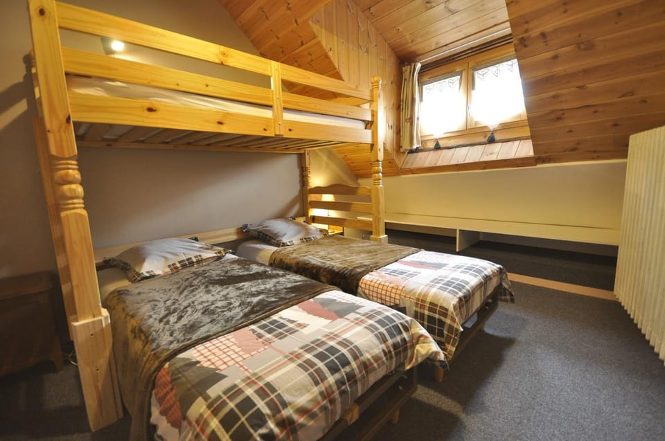 Bed, Bedroom, bunk bed