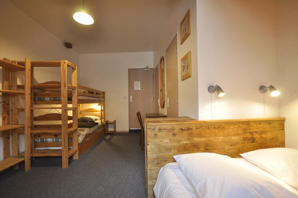 Bed, Bedroom, bunk bed