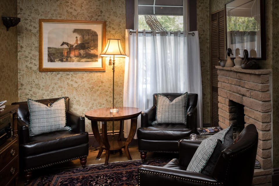 Lounge or bar, Internal: Not applicable to any particular room