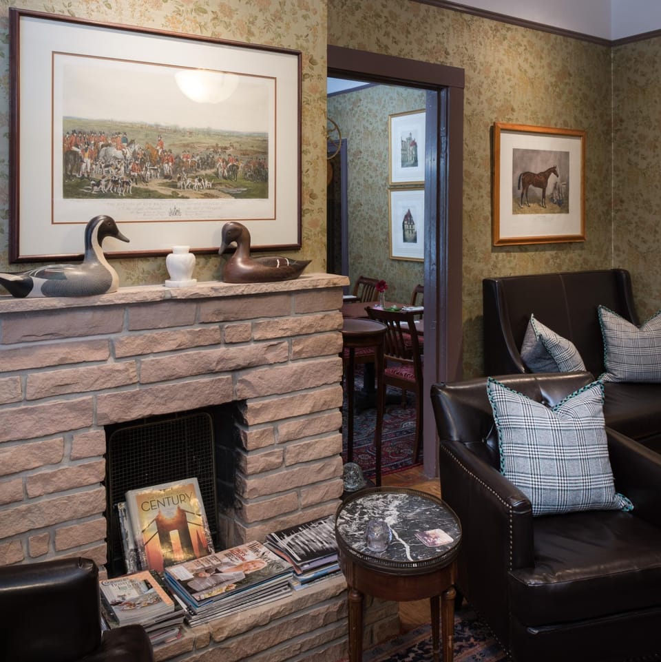 Lounge or bar, Internal: Not applicable to any particular room