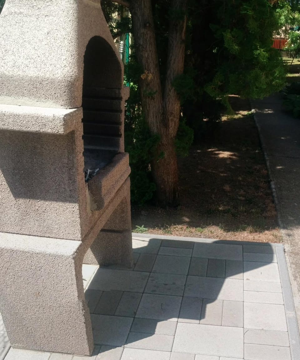Patio, BBQ facilities, Garden