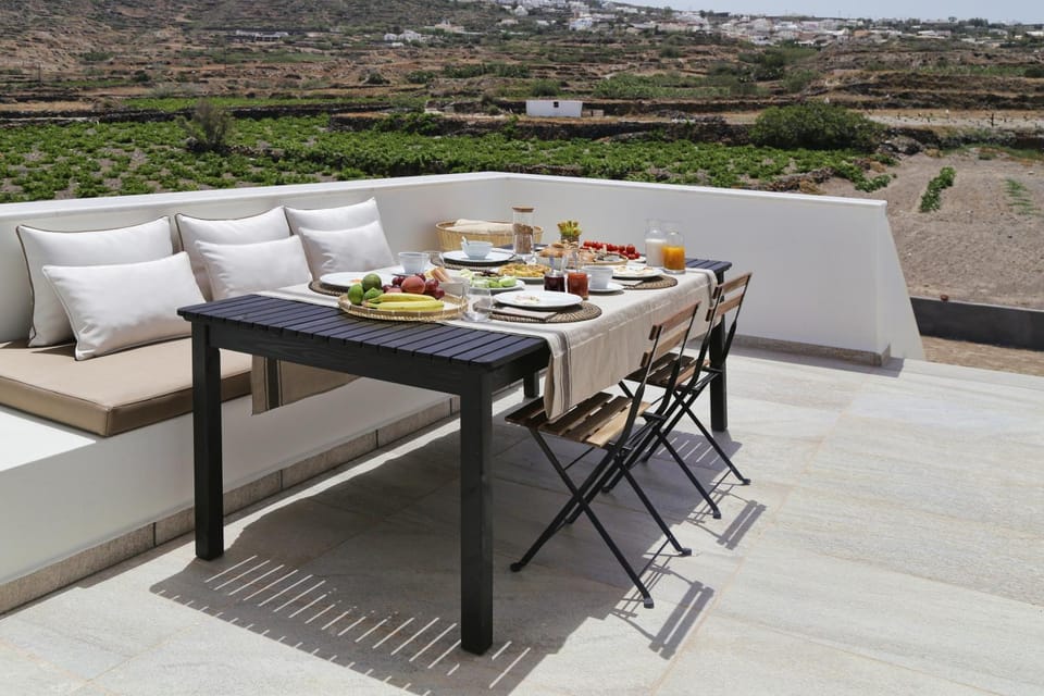 Balcony/Terrace, Landmark view, Mountain view, Continental breakfast