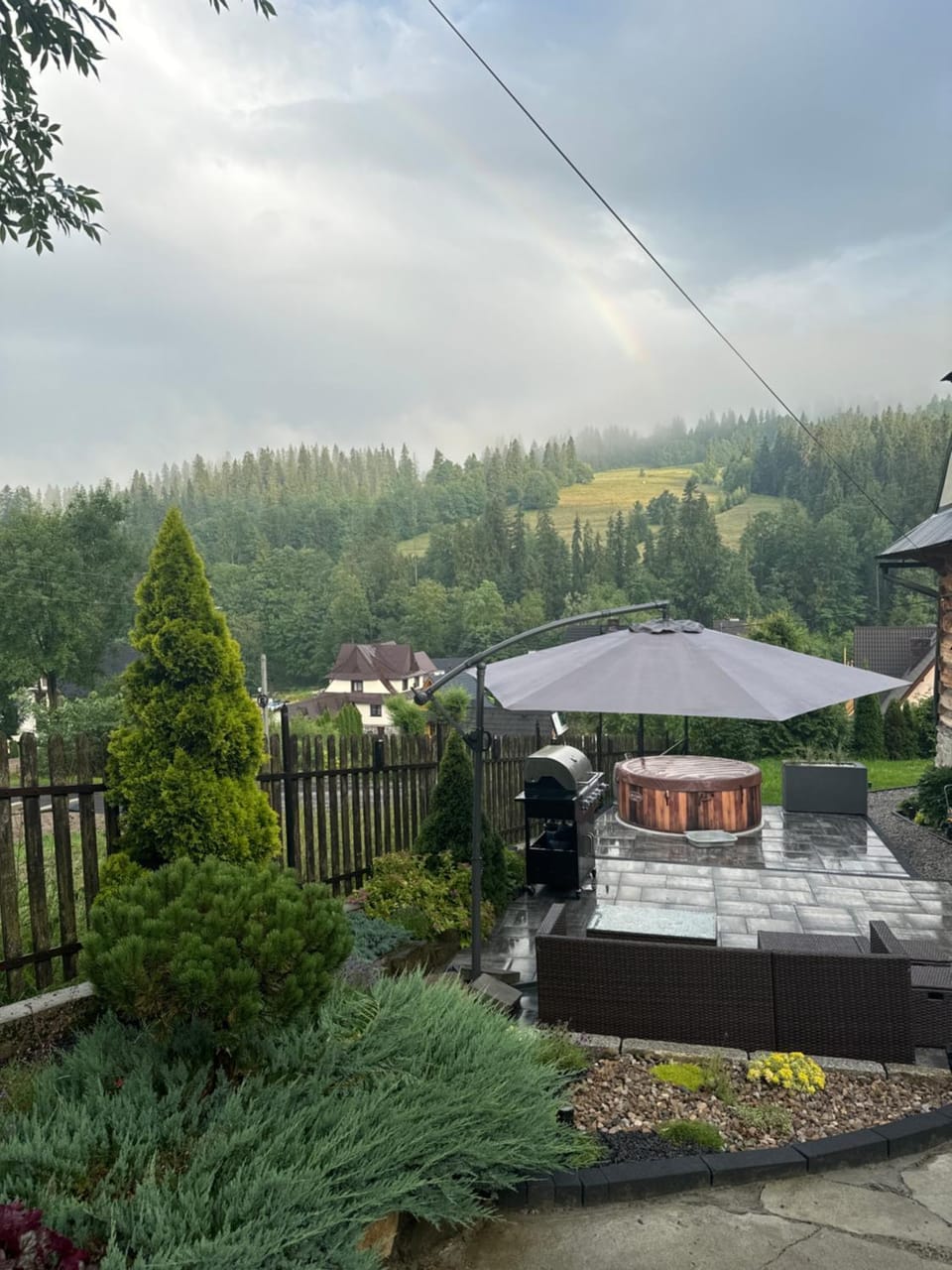 Property building, Day, Natural landscape, Garden, Garden view
