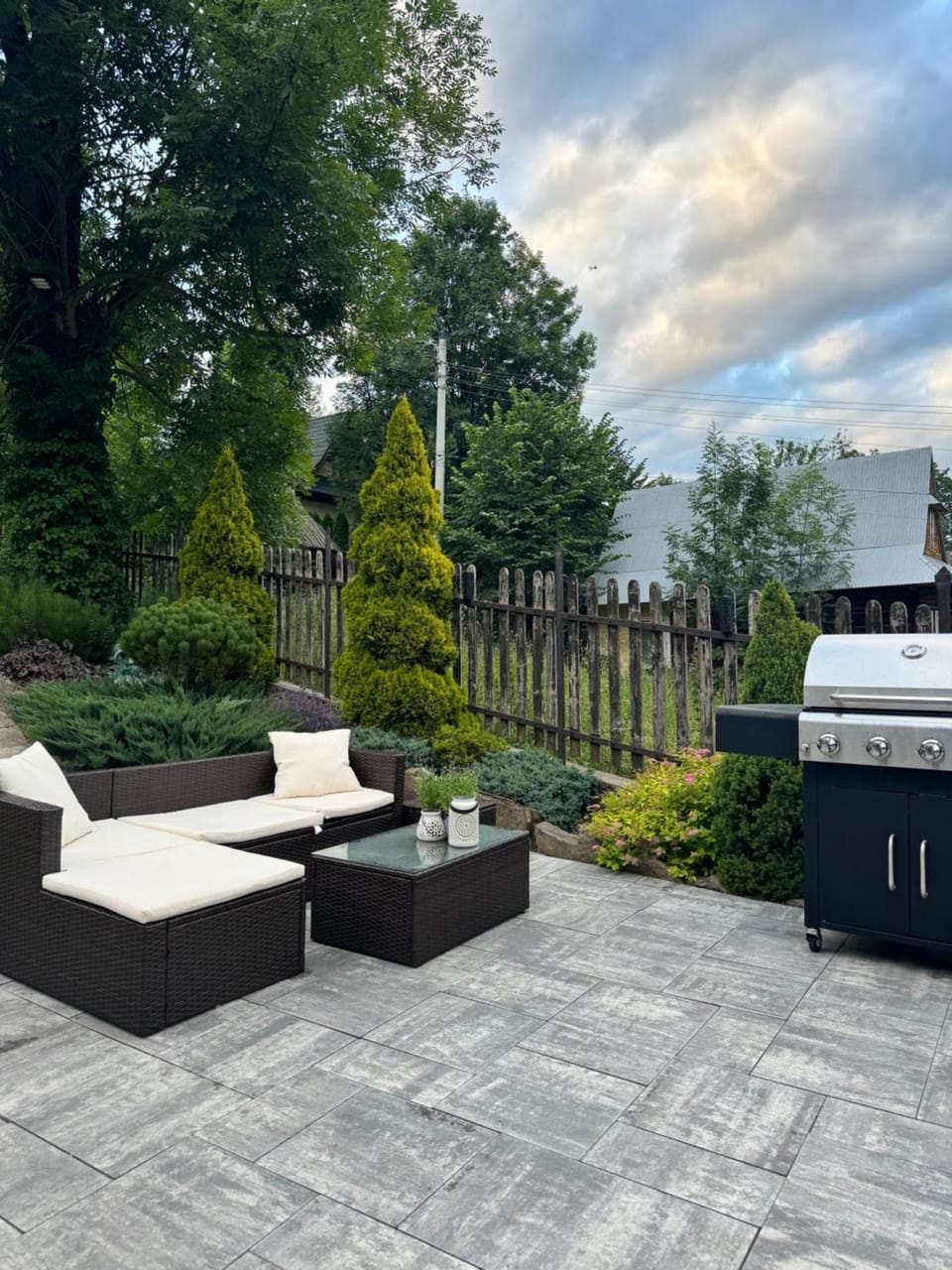 Day, Natural landscape, Garden, Seating area