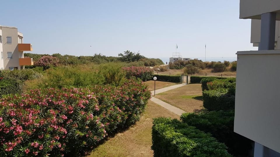 Garden view, Sea view