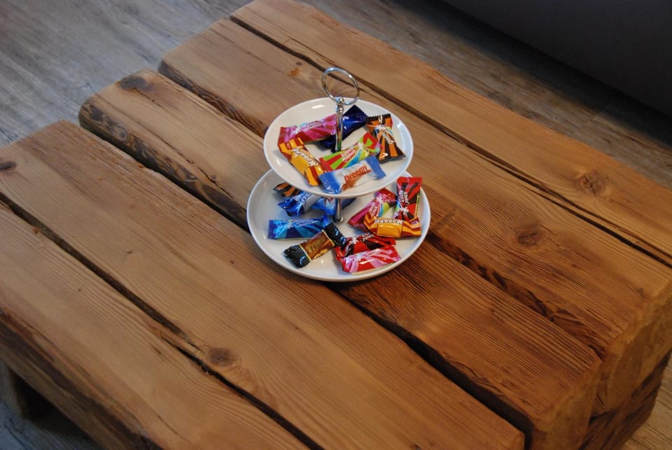 Living room, Decorative detail, Seating area, Food