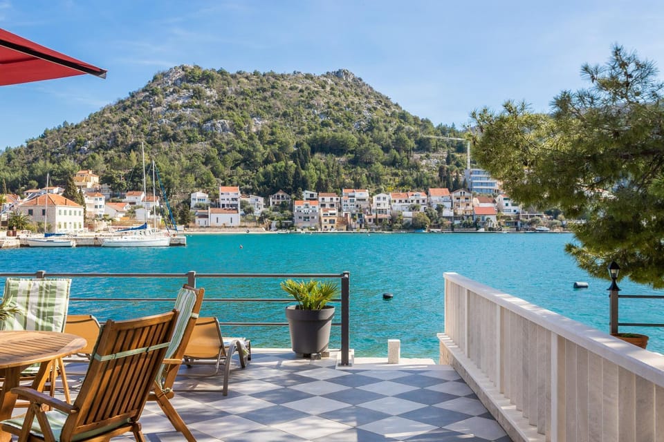 Nearby landmark, Balcony/Terrace