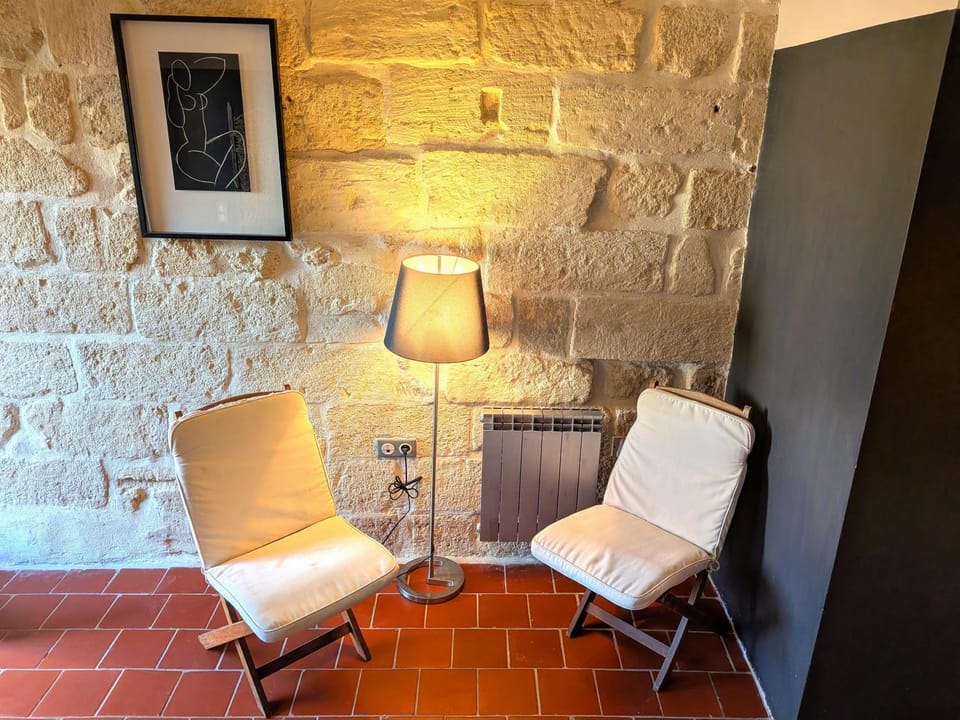 Seating area, Bedroom