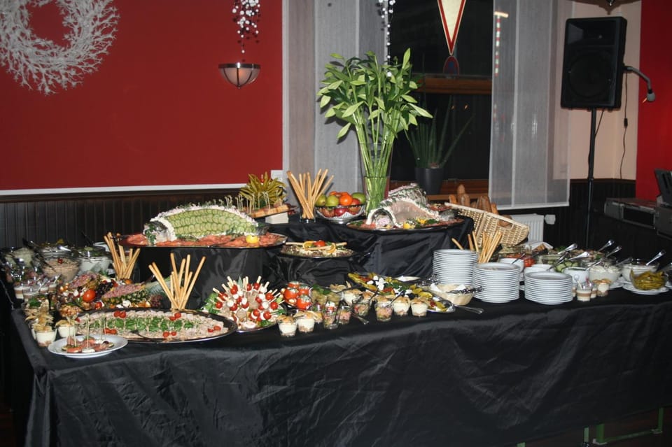 Food and drinks, Food