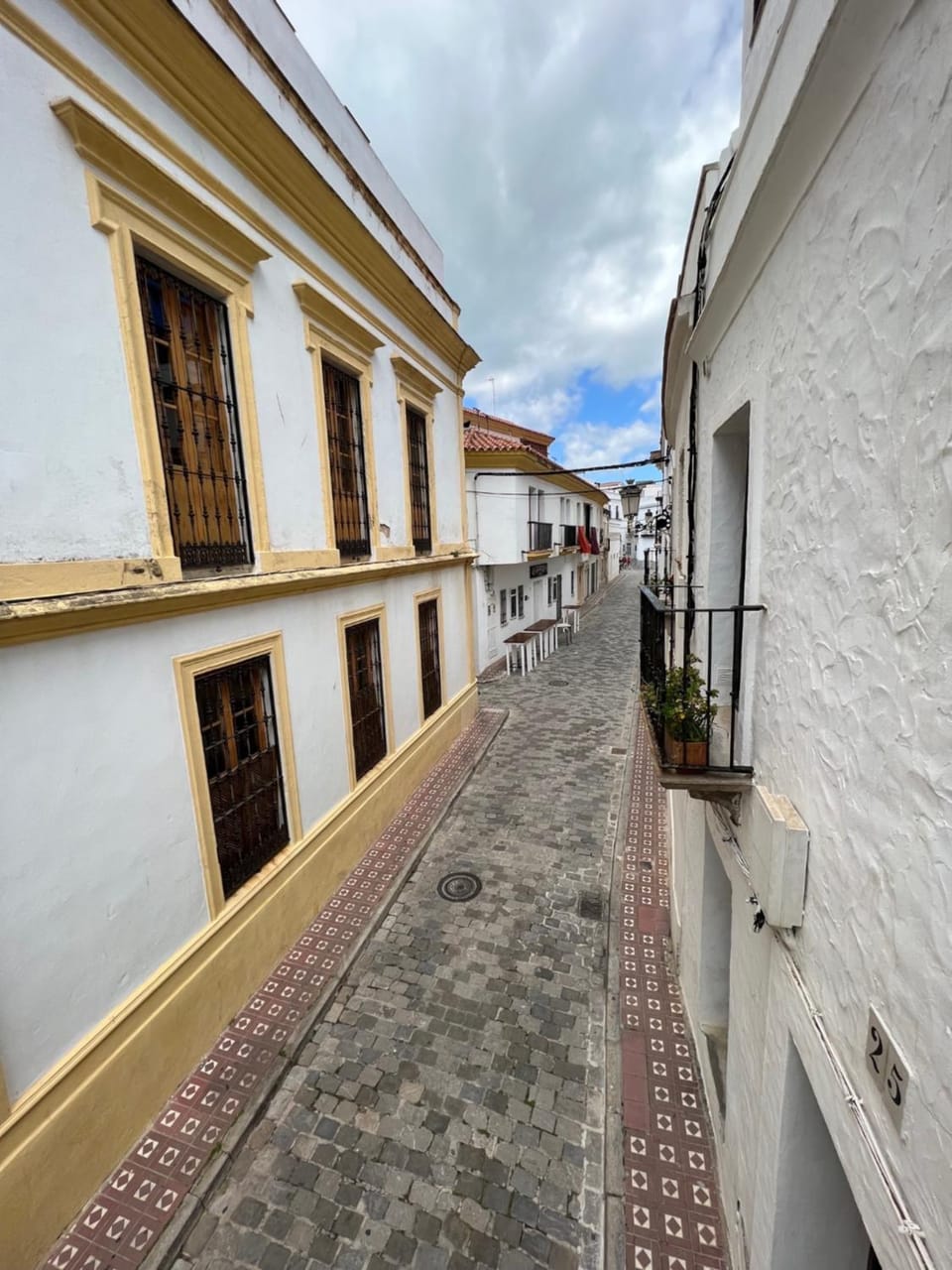 Balcony/Terrace, Street view