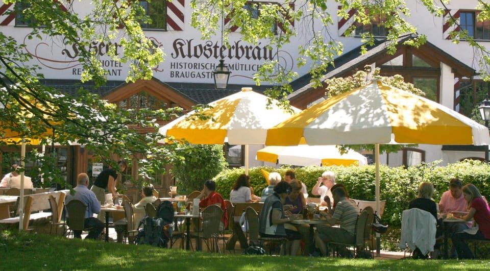 Patio, Restaurant/places to eat, Day