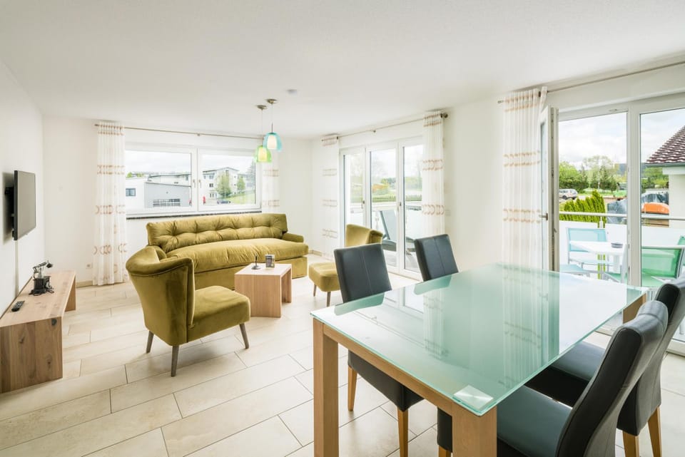 Living room, Seating area, Dining area