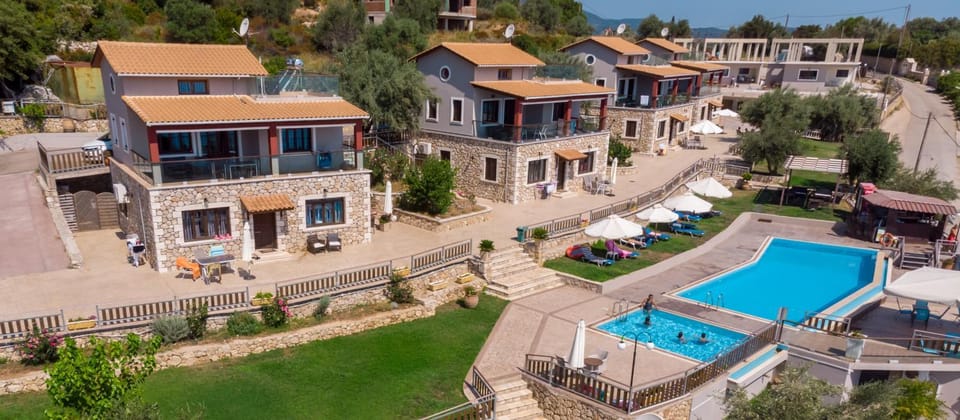 Bird's eye view, Pool view