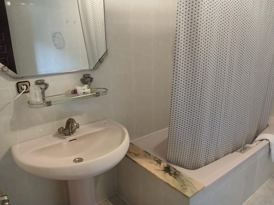 Hosteria De Quijas Hotel in Western coast of Cantabria
