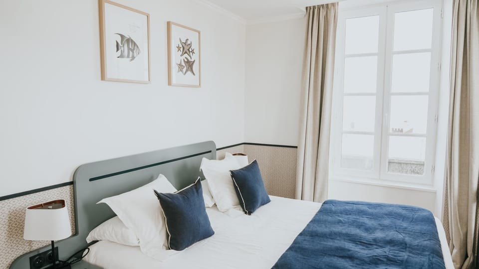 Hôtel De La Marine Hotel in Normandy