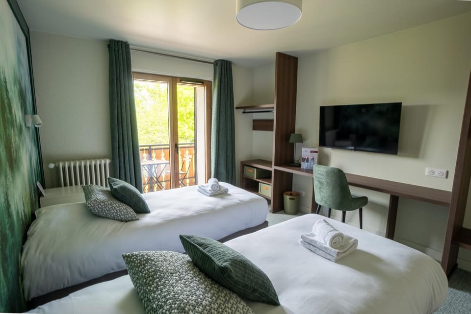 Hôtel Restaurant Le Bois Joli et SPA Hotel in Haute-Savoie