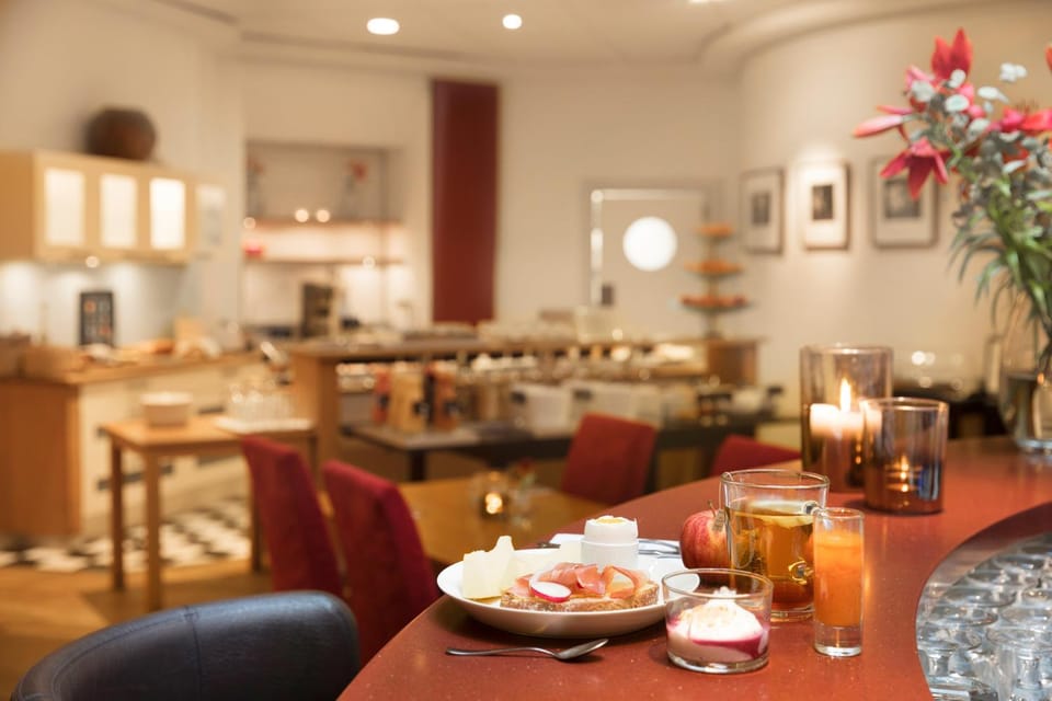 Food and drinks, Food, Breakfast, Continental breakfast, Buffet breakfast