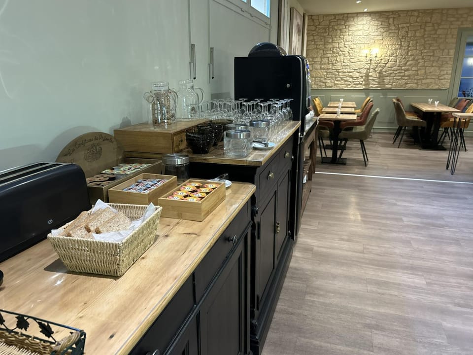 Dining area, Breakfast, Continental breakfast
