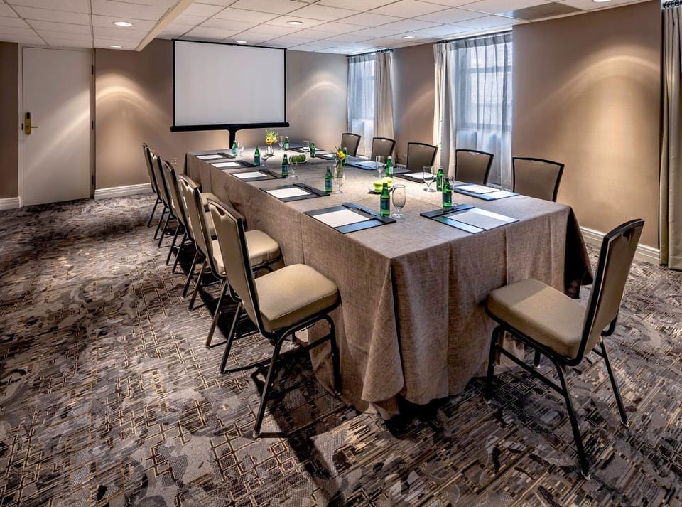 Meeting/conference room
