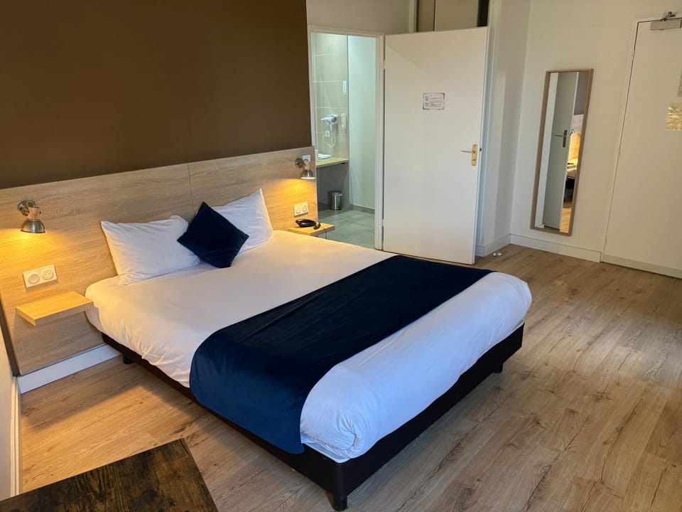 Bed, View (from property/room)