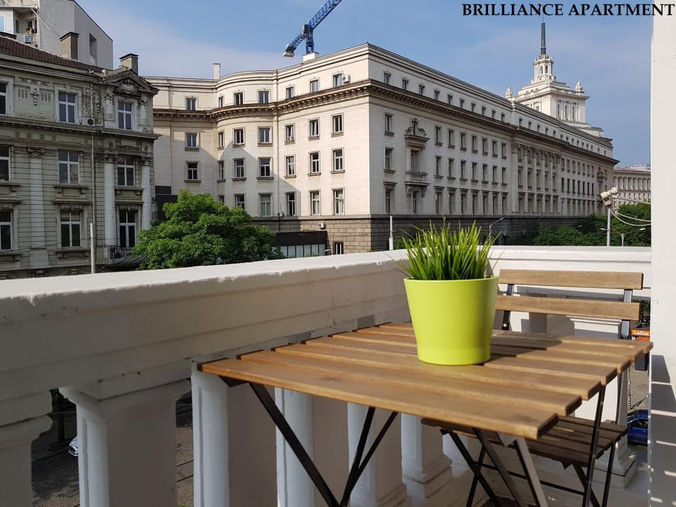 Property building, Patio, Day, View (from property/room), Balcony/Terrace, Dining area