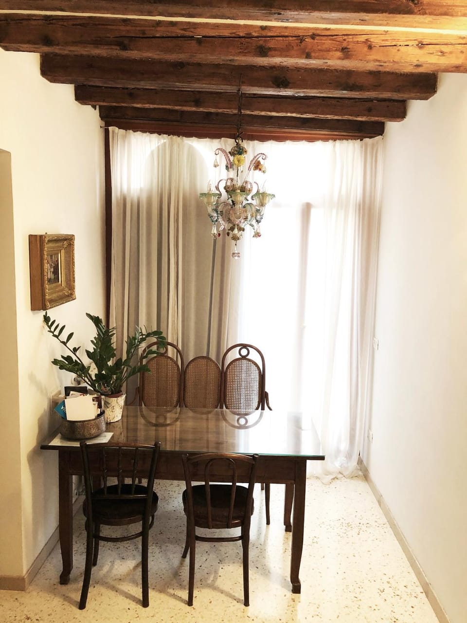 Decorative detail, Dining area