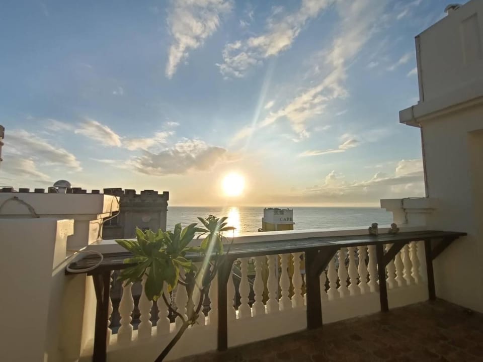 Property building, Natural landscape, View (from property/room), Sea view, Sunrise