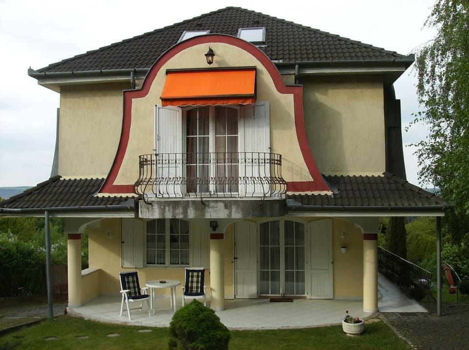 Property building, Facade/entrance
