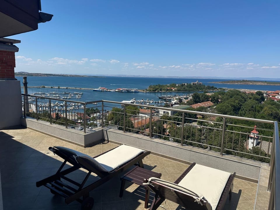 Day, View (from property/room), Balcony/Terrace, City view, Sea view