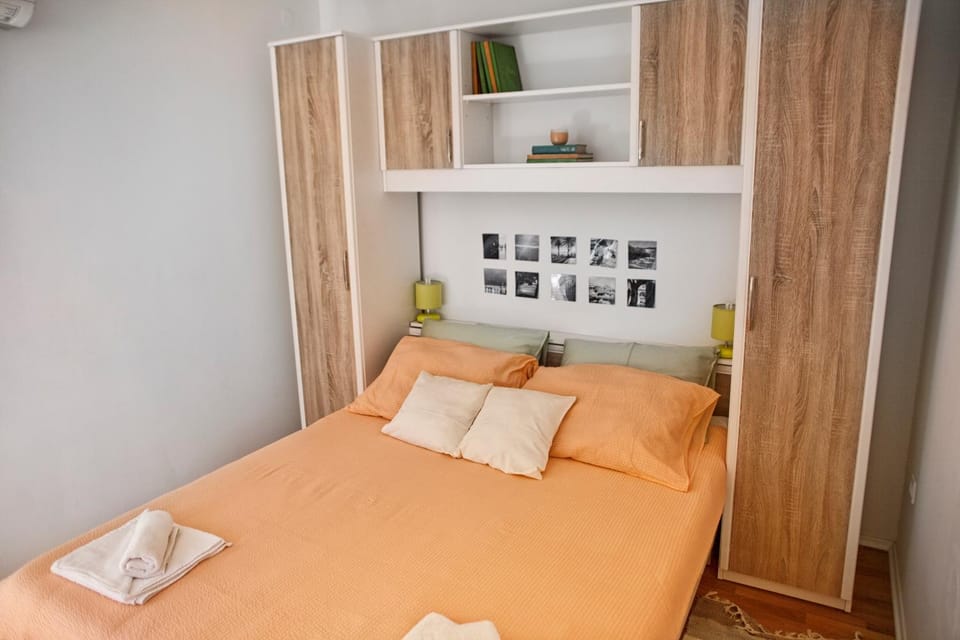 Bed, Decorative detail, Bedroom, On site