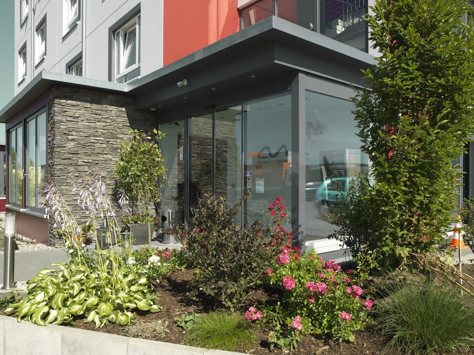 Property building, Facade/entrance