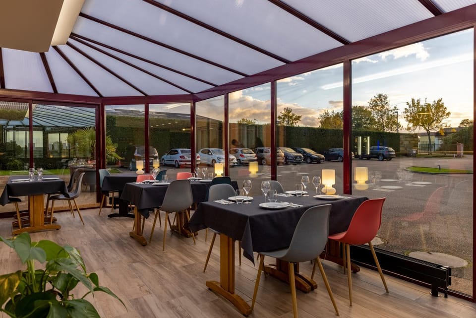 Food and drinks, Food and drinks, Dining area, Food, Food, Meals, Meals, Dinner, Dinner, Parking