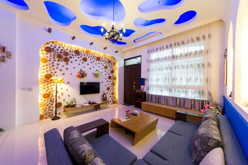 Communal lounge/ TV room, Living room, Lobby or reception