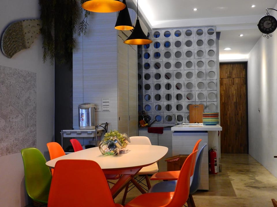 Restaurant/places to eat, Communal lounge/ TV room