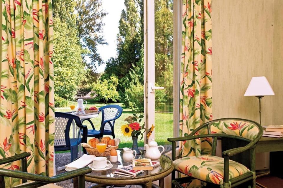 Logis Hôtel du Pont Neuf Hotel in Centre-Val de Loire