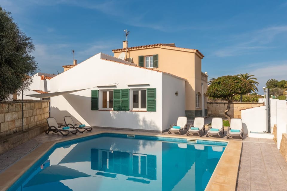Patio, Facade/entrance, Balcony/Terrace, Pool view, Swimming pool, young children, older children, Family
