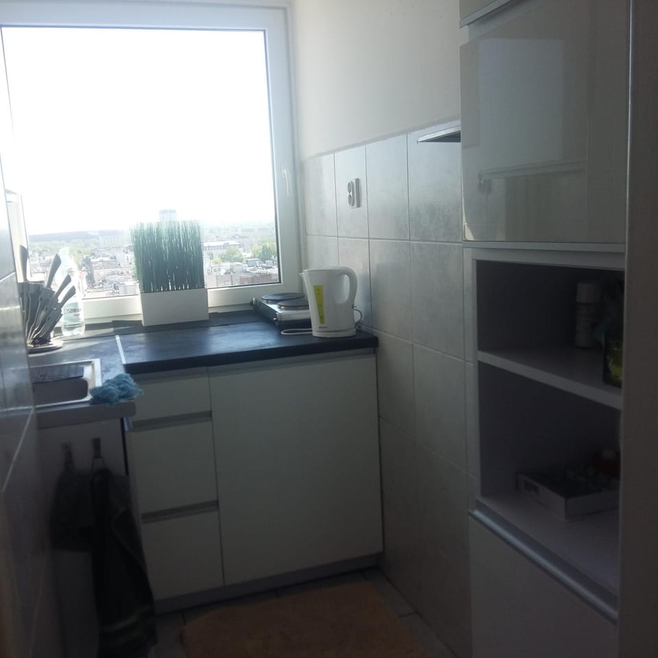 Coffee/tea facilities, Kitchen or kitchenette, Food and drinks, Food, Area and facilities, stove
