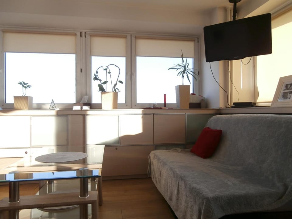 TV and multimedia, View (from property/room), View (from property/room), Living room, Photo of the whole room, Seating area, Dining area, City view, City view