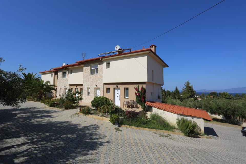 Property building, Day, Natural landscape
