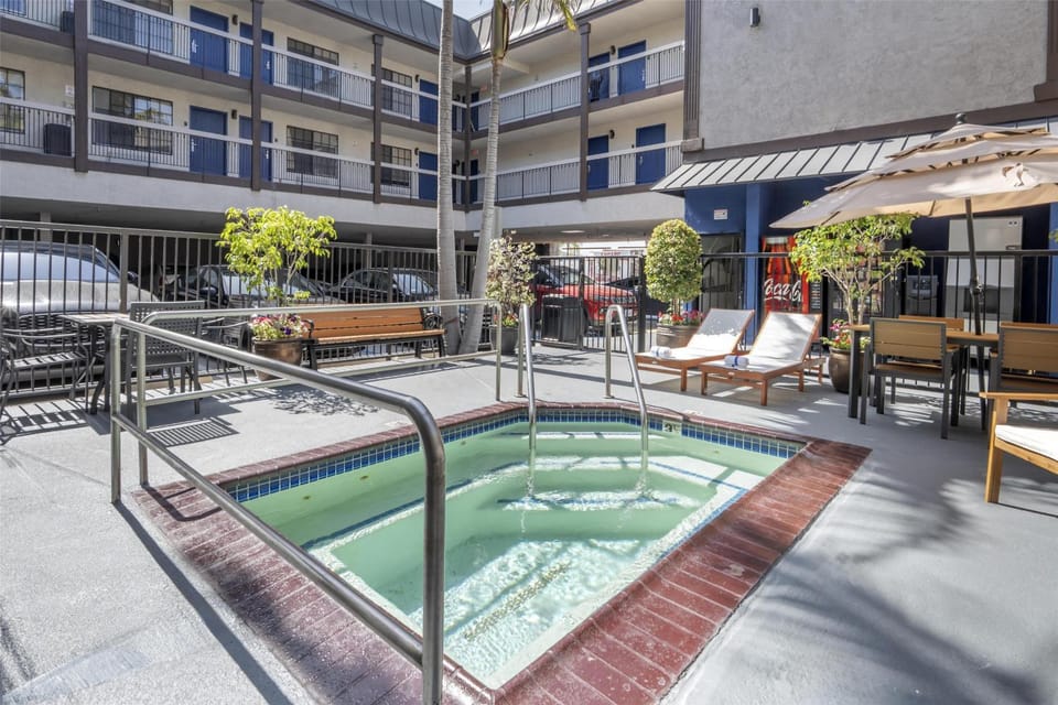 Pool view, Swimming pool