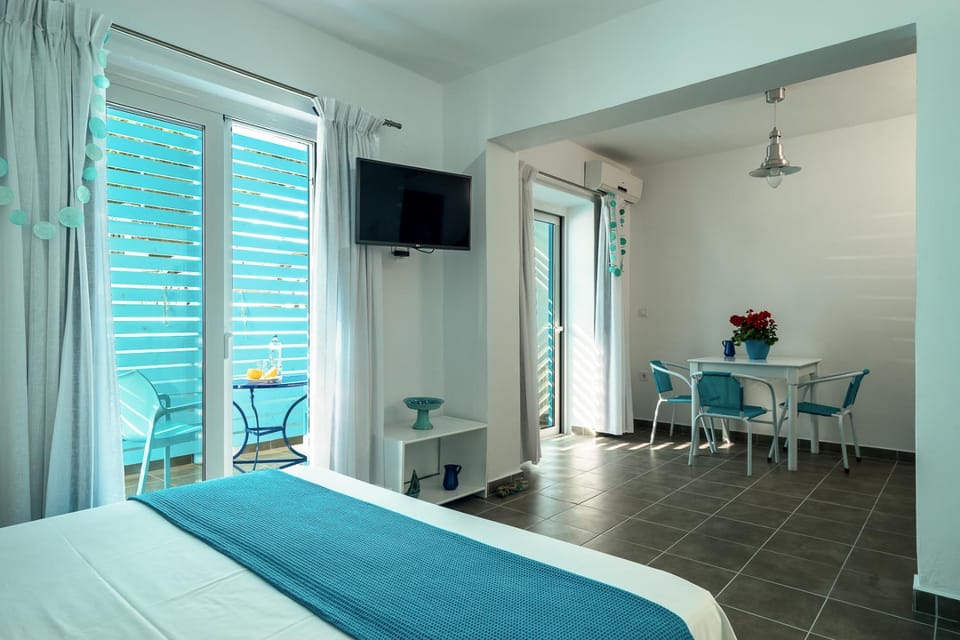 Dining area, Bedroom