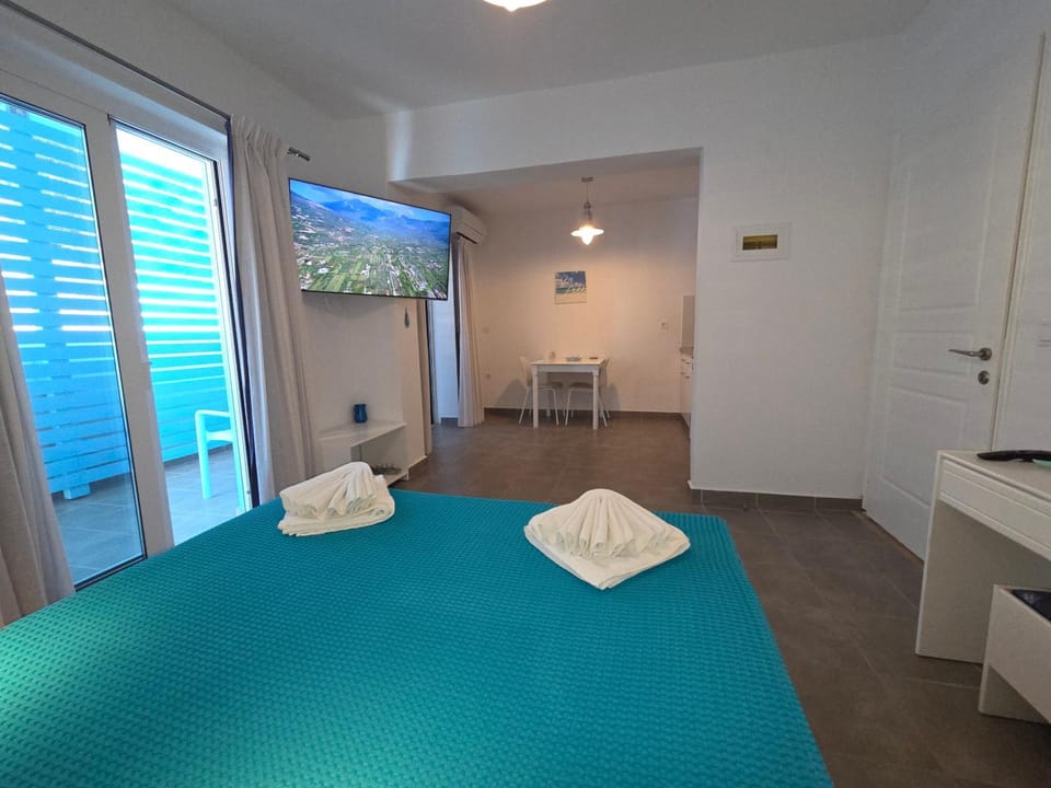 Bed, Balcony/Terrace, Bedroom