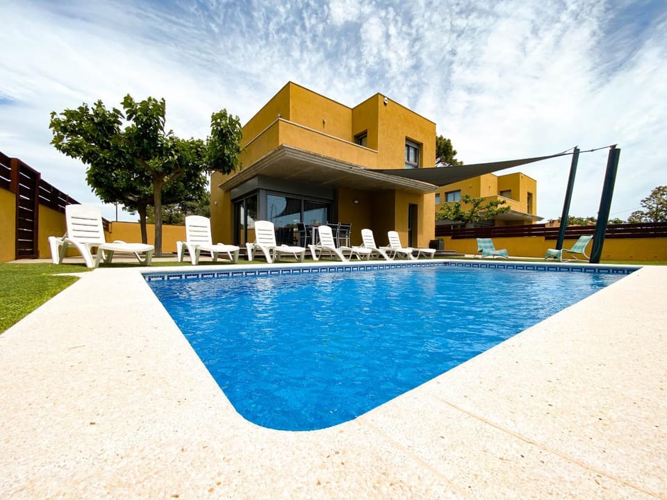 Villa Alegria Villa in L'Escala