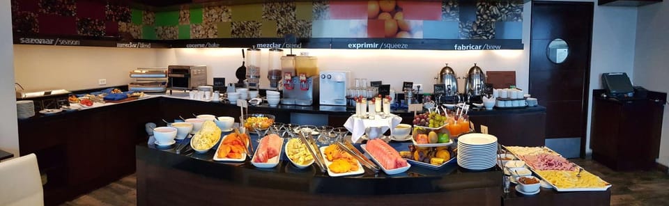 Dining area, Breakfast