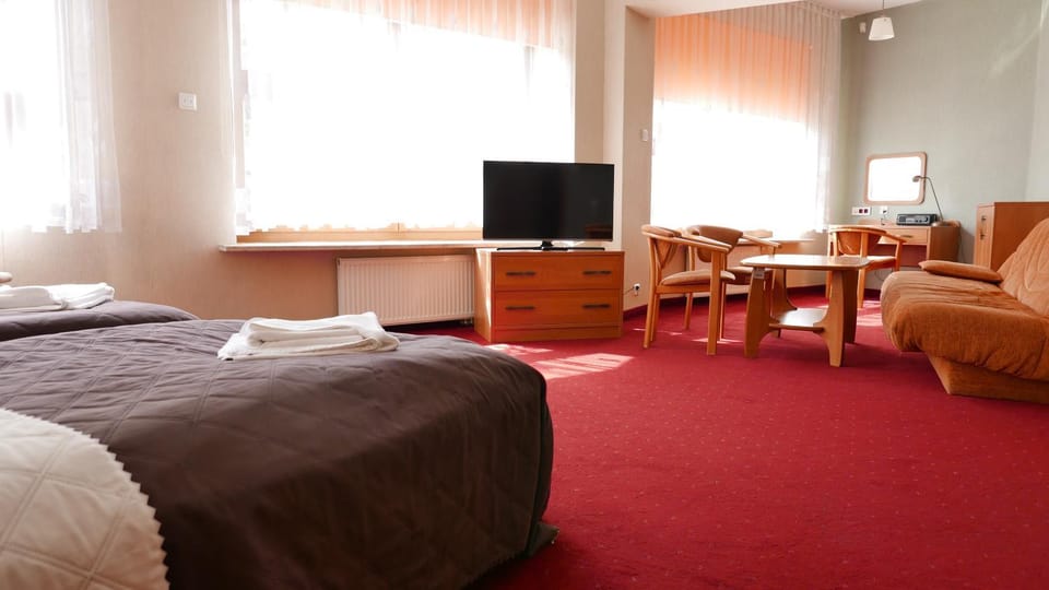 Ośrodek Szkoleniowo - Wypoczynkowy Guzianka Campground/ 
RV Resort in Poland