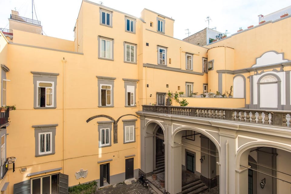 View (from property/room), Other, Photo of the whole room, Decorative detail, Landmark view, Inner courtyard view