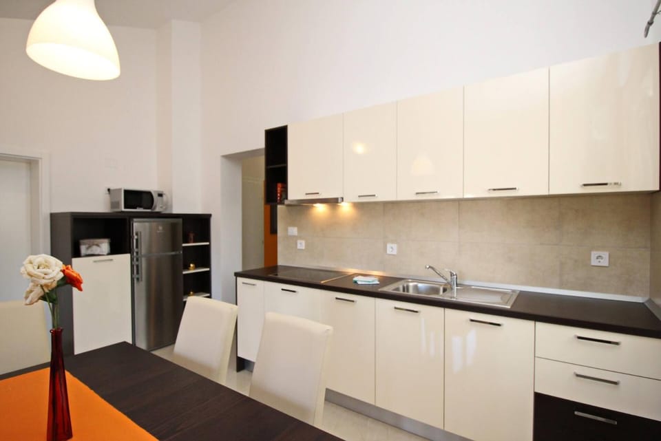 Apartments Gorica 2 Bed and Breakfast in Lika-Senj County