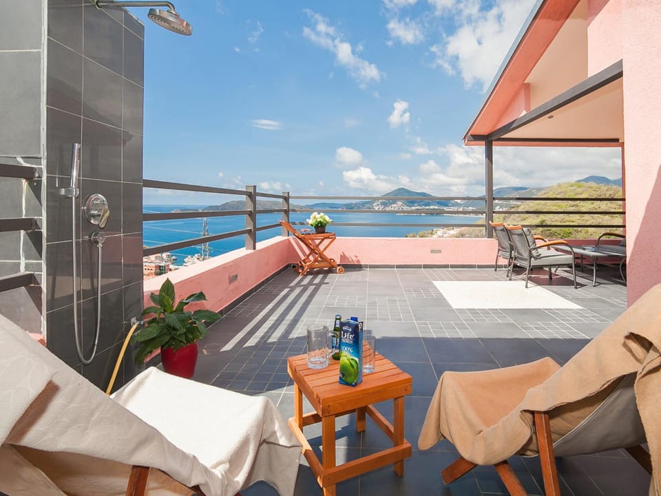 Day, Natural landscape, Summer, Balcony/Terrace, Balcony/Terrace, On site, Landmark view, Sea view