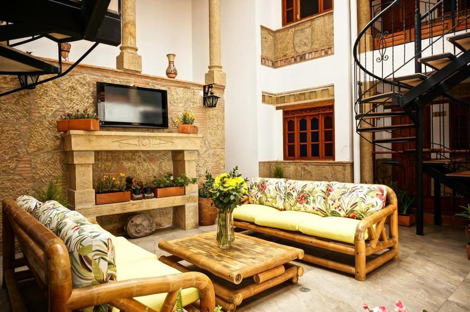 Communal lounge/ TV room