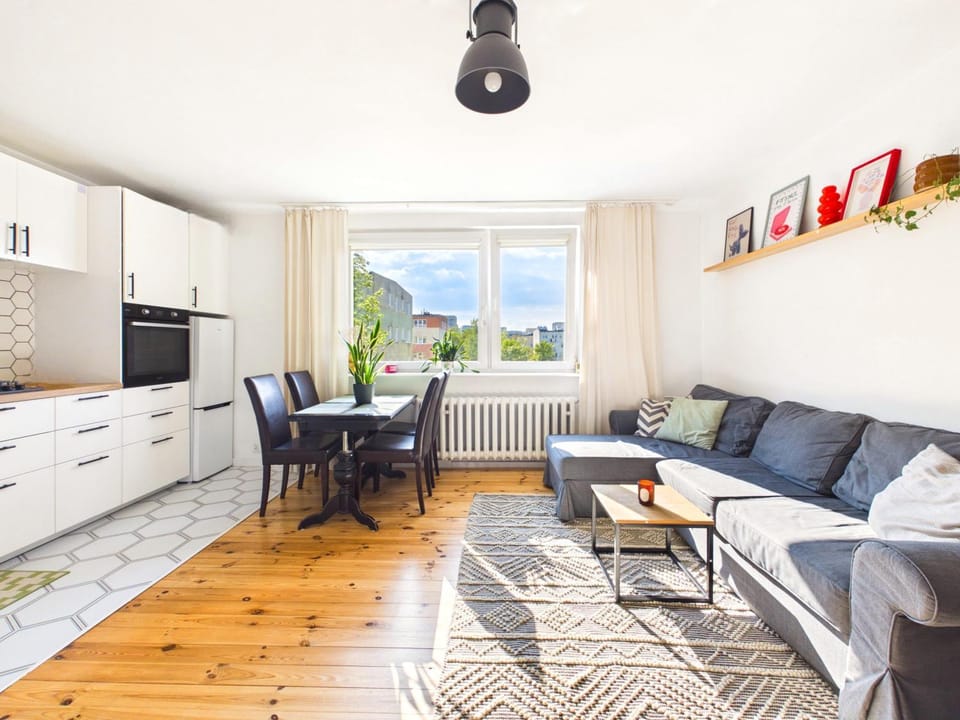 Kitchen or kitchenette, Living room, Dining area